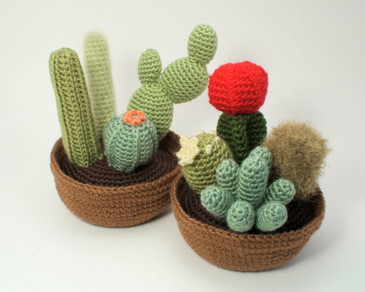 So frustrating! My cactus patterns are going viral on FB, but the person who posted the photo of them a) didn't credit me and b) deletes any comments I write responding to people asking for the patterns...😭
(They're at planetjune.com/cacti if you want them!)