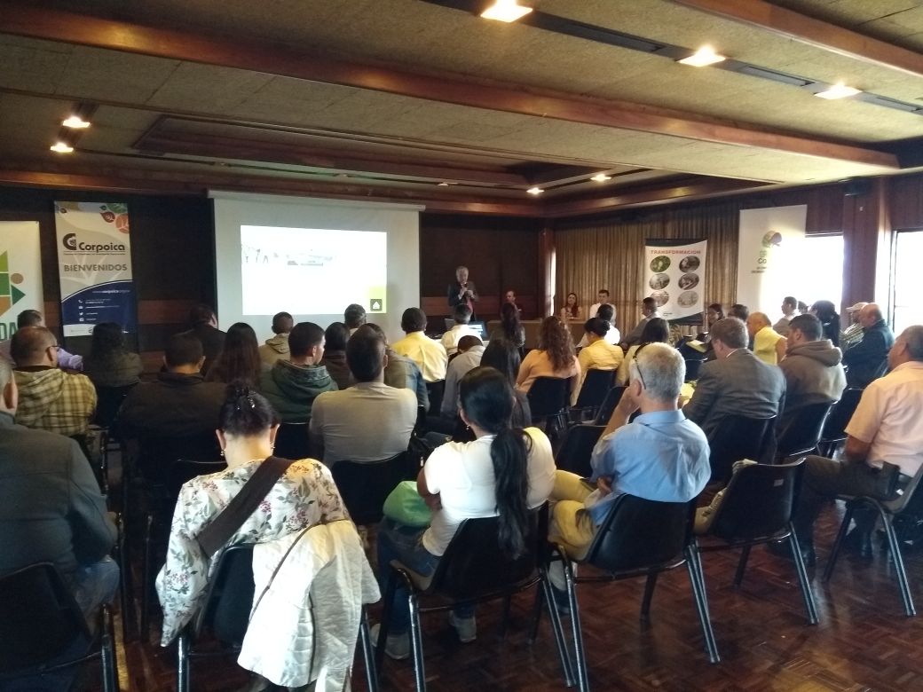 CRISTIANMARIN82's tweet photo. Éxito total la Primera Jornada de Actualización Técnica para el Subsector Panelero en el Departamento de Caldas, gracias a @GoberCaldas @fedepanelaCol @ICACOLOMBIA @Corpoica @SENAComunica @udecaldas #BEKDAU #Umatas
#EstamosHechosDePanela https://t.co/KlDT9D36dg