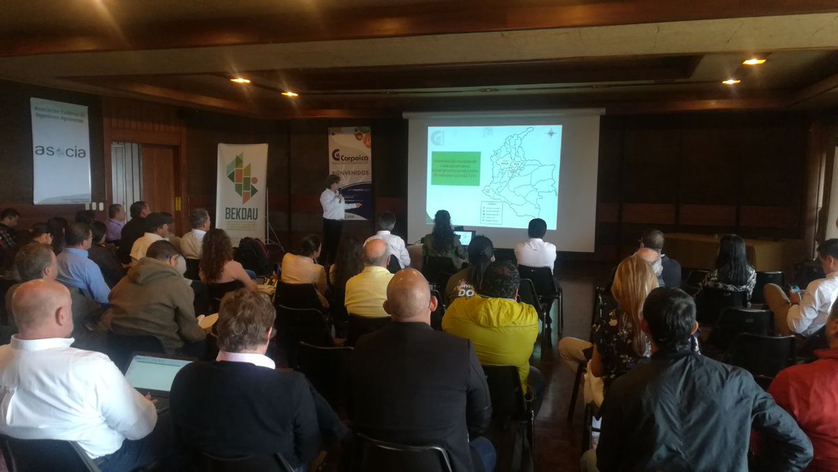CRISTIANMARIN82's tweet photo. Éxito total la Primera Jornada de Actualización Técnica para el Subsector Panelero en el Departamento de Caldas, gracias a @GoberCaldas @fedepanelaCol @ICACOLOMBIA @Corpoica @SENAComunica @udecaldas #BEKDAU #Umatas
#EstamosHechosDePanela https://t.co/KlDT9D36dg