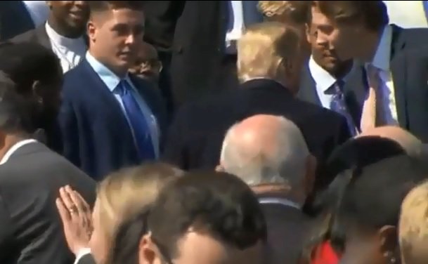 CB969onRBR's tweet photo. The #Alabama football team was at the White House today and after the photo ops were over, JK Scott asked President Trump if he would join him in prayer and many players joined in. https://t.co/iW0MkYBNrD
