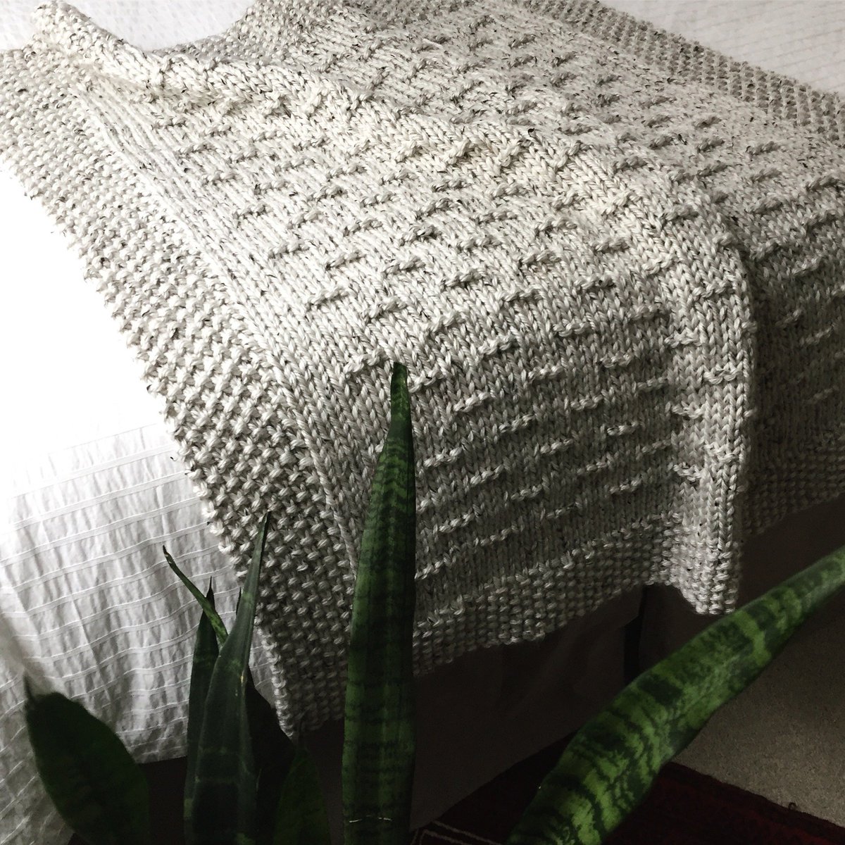 5410Studio's tweet image. Flint Hills Blanket #knittingpattern in @LionBrandYarn Hometown USA 'Aspen Tweed’. This nature inspired colorway fits perfectly w/the theme for my design...named for rocky #FlintHills of eastern Kansas. (My home state!) #knitting
bit.ly/FlintHillsBlan…