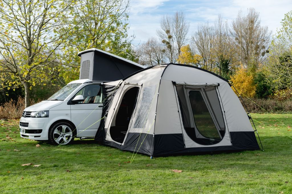 OLPRO's tweet image. The Cubo awning is simple yet stunning. With a sewn in groundsheet and simple pole system, it's an ideal extension to your #campervan. buff.ly/2GC0hHD
#vanlife
#camper
#camping