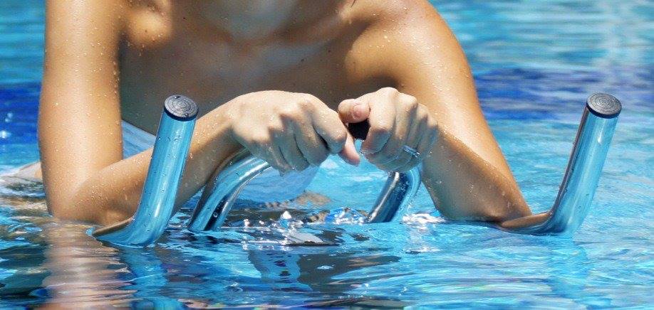 SheratonTunis's tweet photo. Pour que vos efforts soient plus fun,nous vous invitons tous les Mardis et Jeudis de 18H00 à 19H00 à un cours d’aquabiking.Aussi appelé aquacycling,ce sport combine les #bienfaits du #vélo et de la #piscine, il est idéal pour #mincir, #setonifier et #semuscler
infoline 71 782100 https://t.co/GJCOL9RRlD