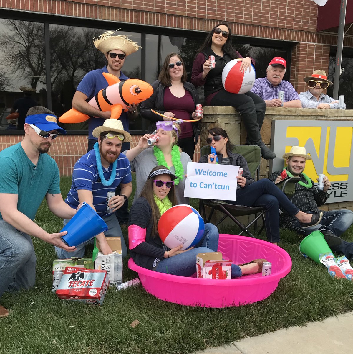 cydney_hilton's tweet photo. While the cat’s are away (in Cancun), the mice will play! @WL_News @Pkushn @wl_byoung @WL_MGould https://t.co/eYMwGnY9CZ