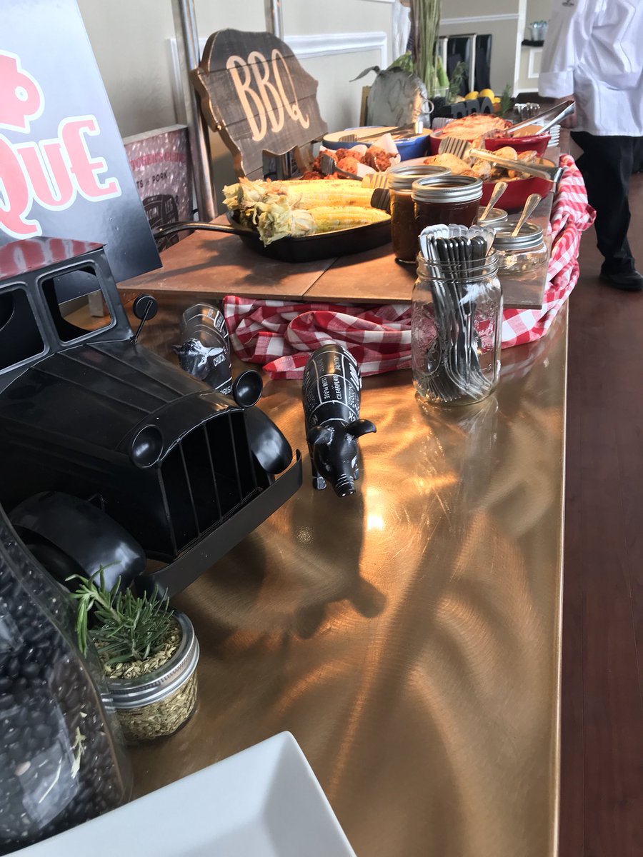 chefmajor72's tweet photo. Great food day @KingsIslandPR with the team for our media day. @KICHEFNATE @chadshowalter thanks for a great team effort!!! #amusementparkchef #choppedchampion #majorcook https://t.co/T1DrVAQuPf