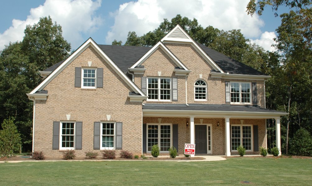 asaproof's tweet photo. One thing all roofs have in common is repairs. It is an inevitable part of roofing. And if you’ve decided to tackle repairs on your roof yourself, here are three common mistakes you should avoid.

#ASAPRoofing https://t.co/O33D2j4qIL https://t.co/GDXvQCxxNi