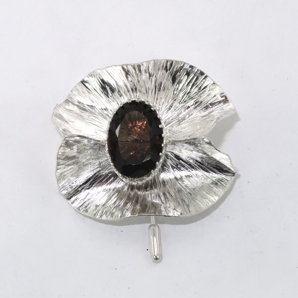 absilvergroup's tweet photo. What a beautiful brooch! The technique John used to make this is called forming #silversmith #jewellery #handmade https://t.co/6fsk2foD3S