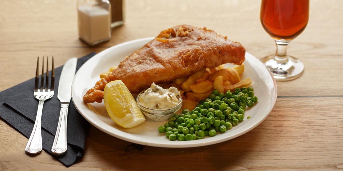 regal_kings's tweet photo. It's almost mid-week so we think that our homemade #fishandchips are the order of the day - delicious! #besociallocally #kingsbridge https://t.co/fKZuPftOGa