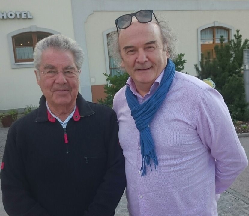 ViennaWalzer's tweet photo. Happy Birthday honorary Presidente 😉🤙
Many Thanks 👏👏 All the Best 🍀
#ViennaWalzer #AktivCenter #President #Austria https://t.co/UGALJR8VEh