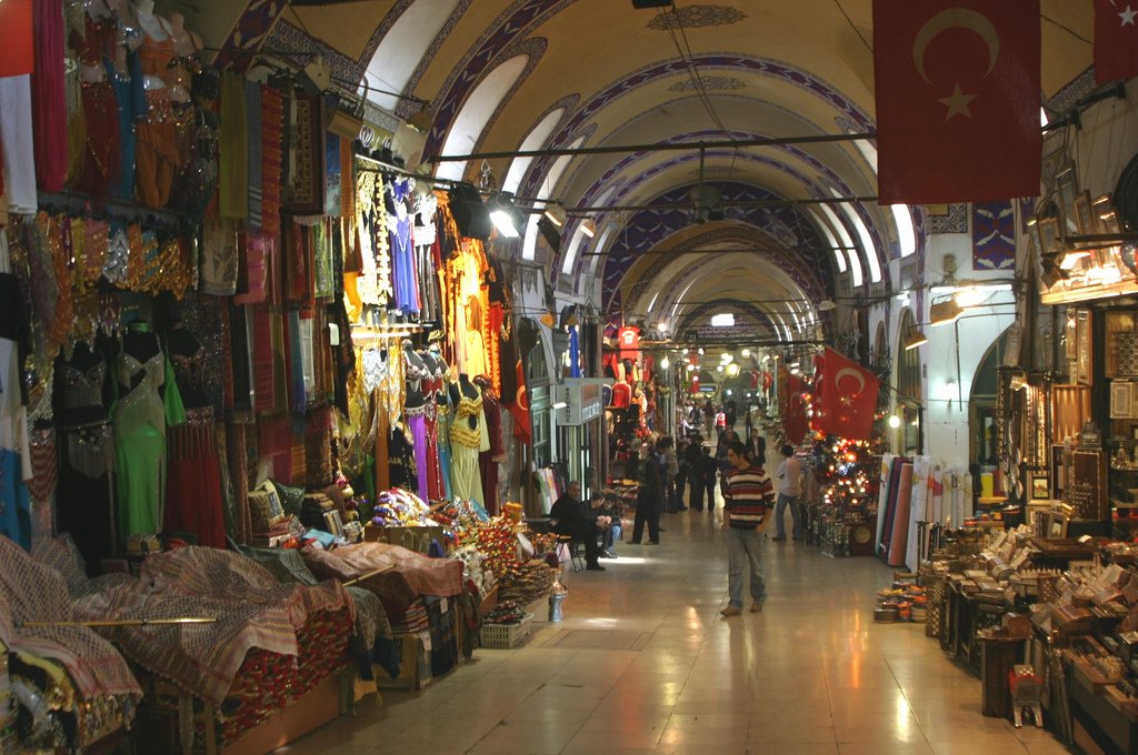 pntdestination's tweet photo. The Grand Bazaar in Istanbul is one of the oldest covered markets in the world. With its rich history, it is one of the most visited attractions in the world.

Our travel tip of the day: Go on incognito mode to search for travel tickets.
#Istanbul #cheaptravel #pointdestination https://t.co/YPCYOr0CFT