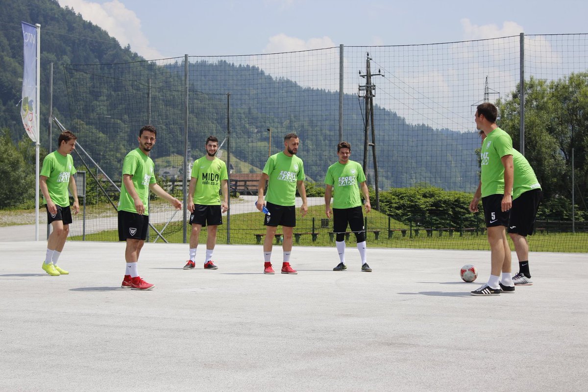 ViennaWalzer's tweet photo. Unsere sportlichen Jungs beim Training in den Bergen ⚽️🏔️
#ViennaWalzer #AktivCenter #Training #Berge #Alpen https://t.co/zFRhuUkDMT
