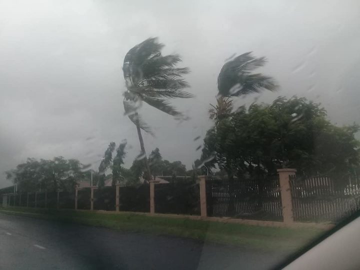 RNZPacific's tweet photo. LATEST: #CycloneKeni is forecast to weaken drastically as it continued to move southeast into cooler waters https://t.co/P5YvmaiDPf https://t.co/QzqW2Zqt0y