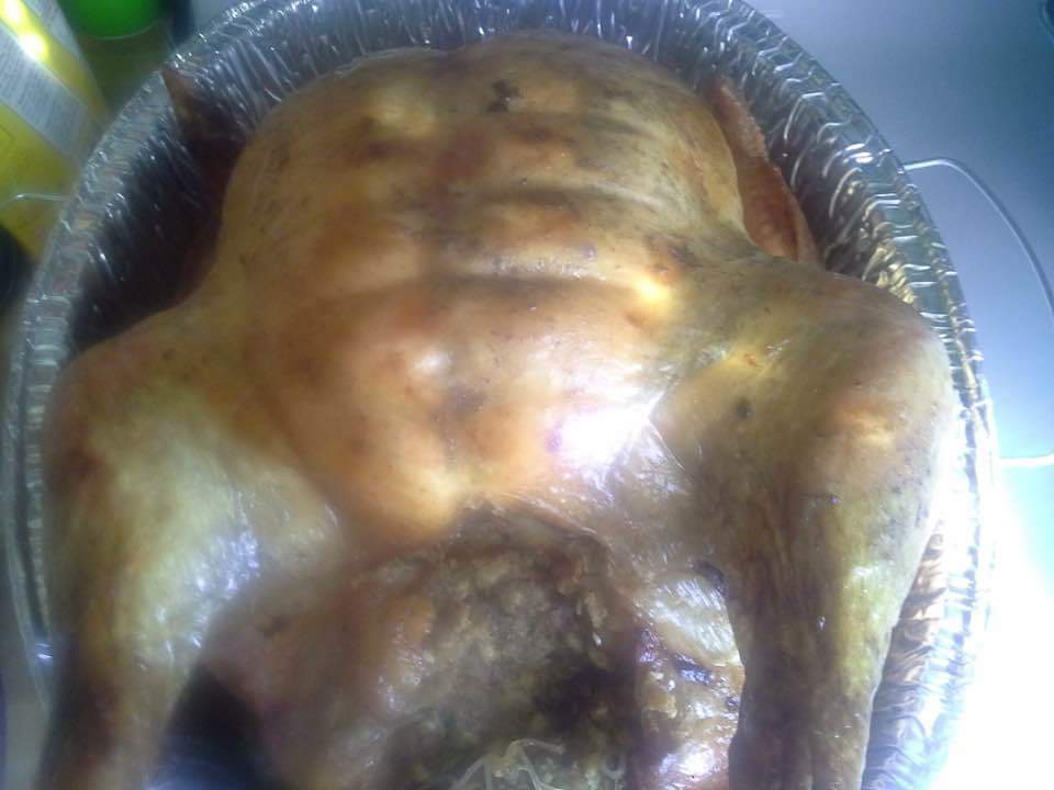 Miestr0's tweet photo. My sisters strong ass Turkey. Ain't no way ima eat that #ripped #fitness #gymlife https://t.co/9dqG2fo0Wk