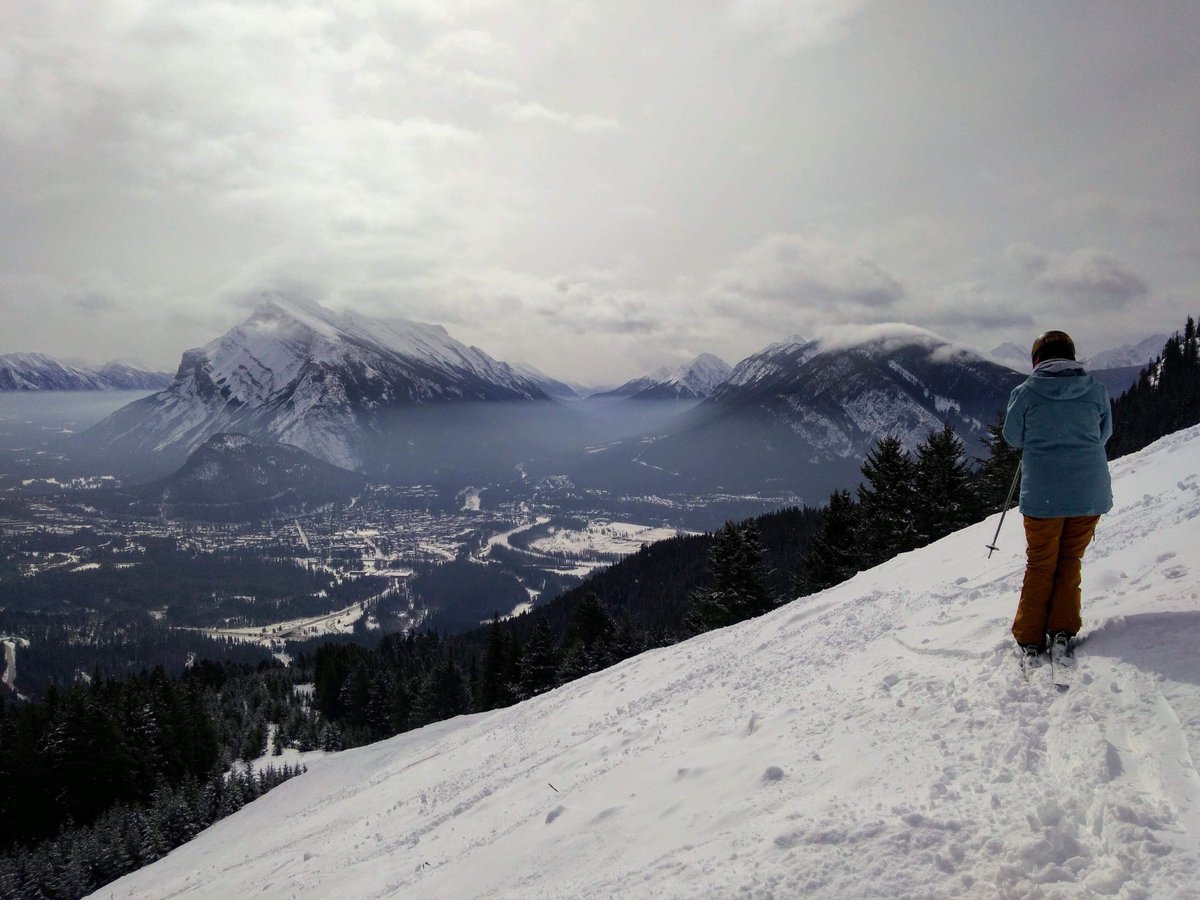 Banff_ski's tweet photo. Mt. Norquay is scheduled to close April 15th! There’s still plenty of snow, advanced skiers will love the double blacks diamonds off the North America Chair #norquay #skibig3 #doubleblacks 🌨🏔🎿 https://t.co/ie2SUa55ca