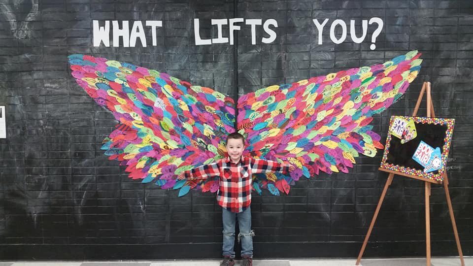 Artfromchaos2's tweet photo. Thank you to all of my fellow #guildgators for your help and support! Excellent art show! Very thankful to be in a supportive school. 😊 #art #artist #arted #arteducation #k12arts #artteacher #artlesson #savethearts #elementaryart #artroom #artclass #tnarted https://t.co/sQ2AgSf402