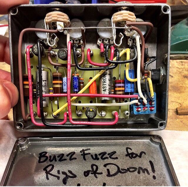 Sensoryovrlord's tweet photo. One of a kind pedal giveaway on Instagram through Rigs of Doom and Acorn Amps!  Buzzaround clone I built.  Get in there. https://t.co/g5wHyC5ZdW