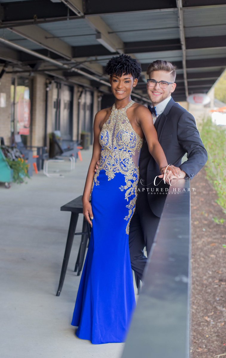 Tianaaaxoxo's tweet photo. A night to remember. #TheClosingStatement #TheStationAssassination #prom2k18 https://t.co/YmL6yhbJOz