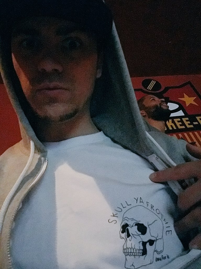 TwitchActivater's tweet photo. @DayForItCo 
Dudes. 

This shirt is mad comfortable. 10/10

Just won a tournament of Skeeball. I owe it to this shirt. https://t.co/wF7SoyHe3e