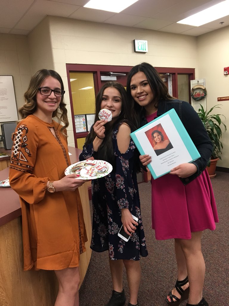 MrsKKidd's tweet photo. Every year it ALL comes together and our Minico Seniors do an outstanding job on their projects. Well done Spartans! #SpartanStrong #sd331 https://t.co/tSiq213uhq