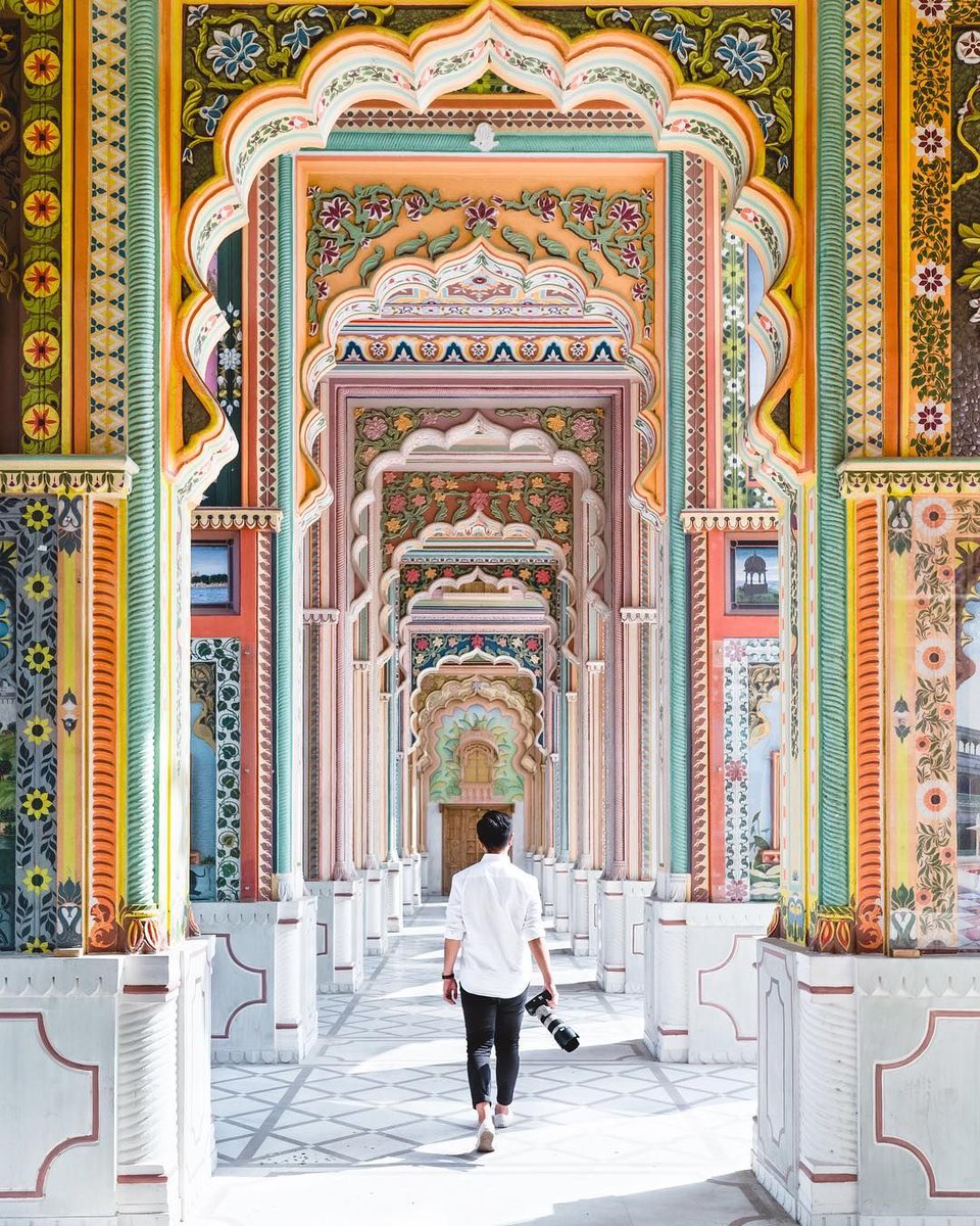 SkyScraperGirls's tweet photo. Photographer Travels All Over the World Capturing the Most Beautiful Shots https://t.co/lbZjU0Rshy via @mymodernmet https://t.co/JBWJH2zA4T