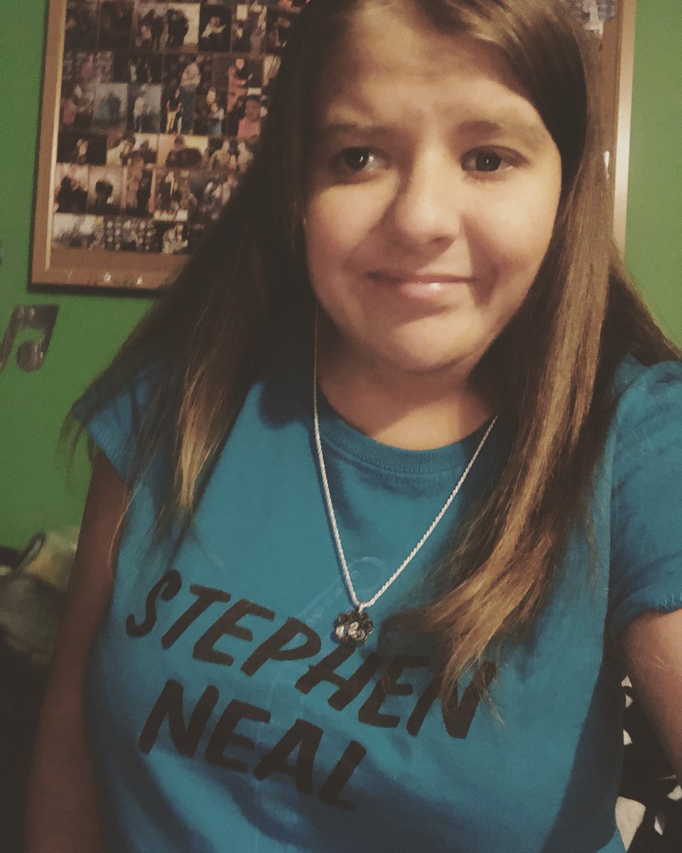 brittanyking001's tweet image. Wearing my @_StephenNeal the other day + listening to his music always makes days better❤️🎤🎶 ( the back says FORGETTING EVERYTHING) ☺️
•
GO GET STEPHENs EP #forgettingeverything on ITUNES!! Also you can listen to it on Apple Music, Spotify, Pandora, YouTube