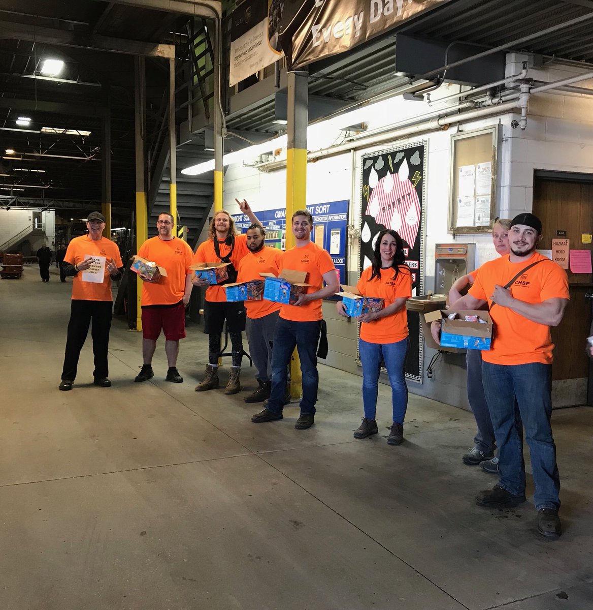 Omaha Twilight CHSP members handing out ice cream for 3 months injury free!!  #NPSafetyaware