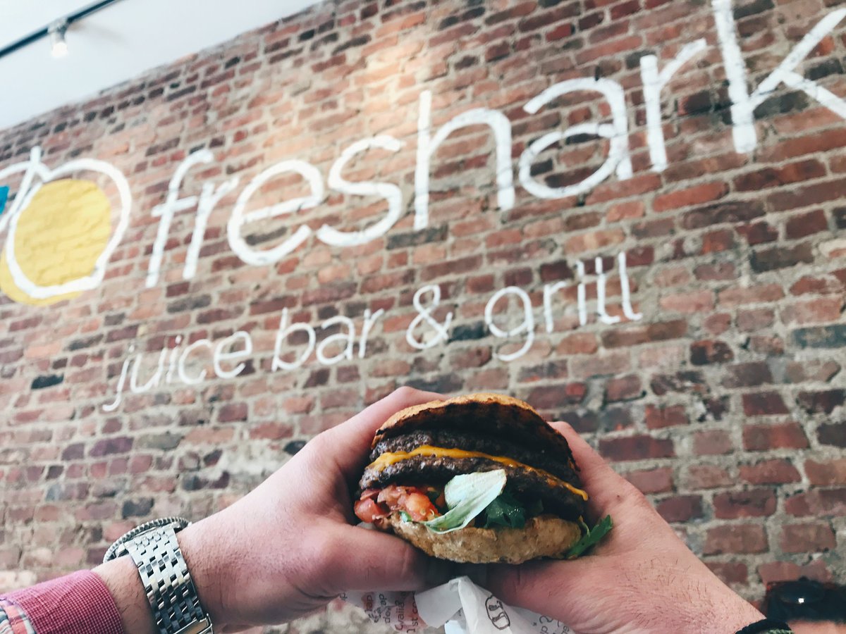 FresharkJuice's tweet photo. looking for a "feel good, taste good" burger?
all-natural ingredients, no antibiotics, no hormones, humanely-raised, wholesome &amp; bursting with flavor #rightineverybite #freshark https://t.co/HH8FclwZ1X