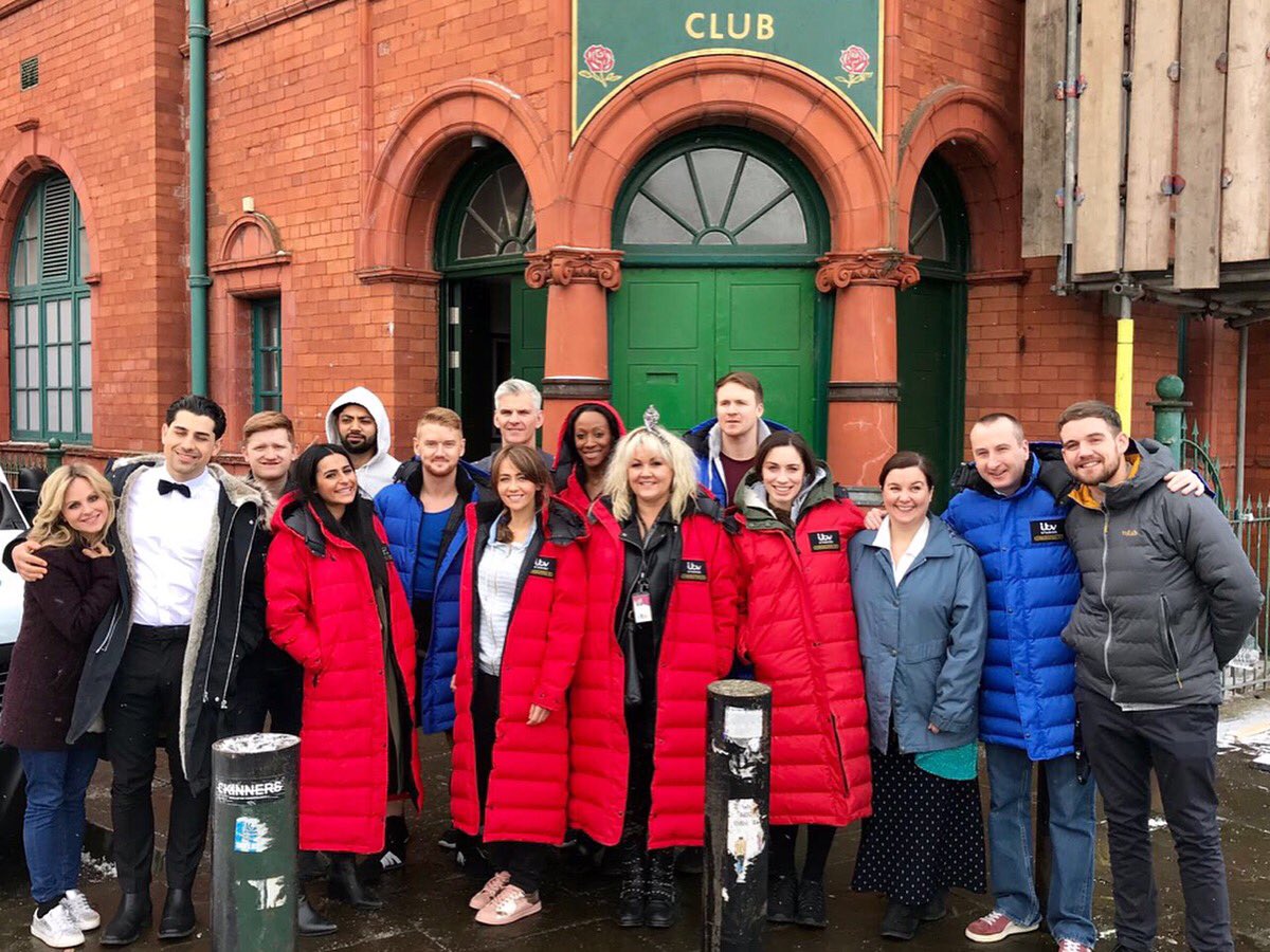 chesneycorrie4's tweet photo. @sarahplatt_xx @joshcorrie1 @alyanazir8 @Zeedan_corrie_ @garywindass11 @robert_preston7 @mariaconnorx5 @AngieAppleton_x @BethTinkerx4 @JudeAppleton_12 @ShonaRamsey_x @marytaylorx3 @kirk_corrie2 @AliNeeson1 https://t.co/Qy5cR19Hk5