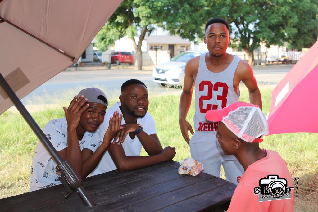 TheRealFoods's tweet photo. Sneak peak of how the chill chowz unfolded during easter weekend. https://t.co/yGdVXConFJ