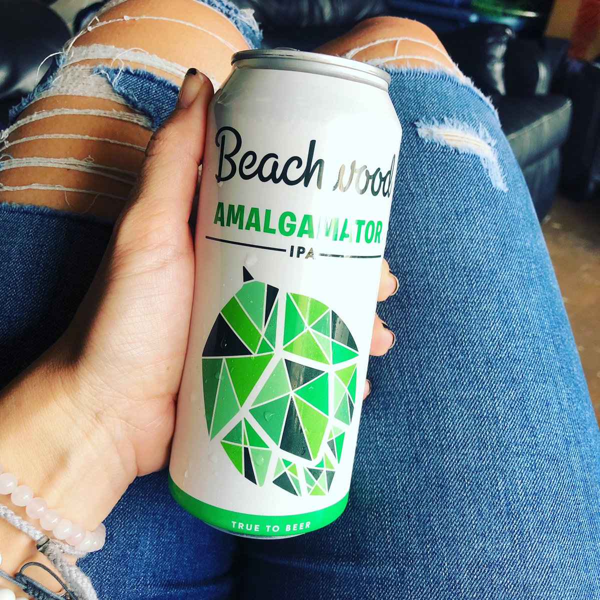 One of my favorite beers! My local market runs out all of the time😢 might need to visit @BeachwoodBBQ_LB to buy more😍 #amalgamator #ipa