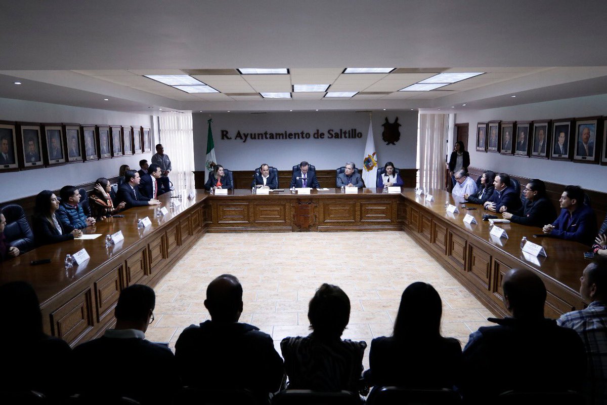 manolojim's tweet photo. El día de hoy firmamos el Convenio por la Transparencia Municipal, con el cual los saltillenses tendrán mayor acceso a la información y serán aún más partícipes de la administración. Vamos por un Saltillo más ciudadano y honesto. #TodoParaBien https://t.co/vE7rwcdCeg