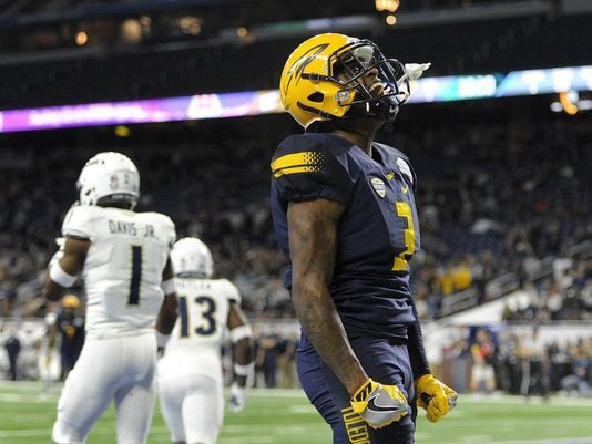 godscreation321's tweet photo. Blessed to receive a offer from the university of Toledo 🚀 @Cocoa_Schneider @HamiltonESPN @Corey_Bender @RivalsRyan @Rivalsfbcamps  @SleeperAthletes @KeiwanRatliff https://t.co/uLjzF4z0jx