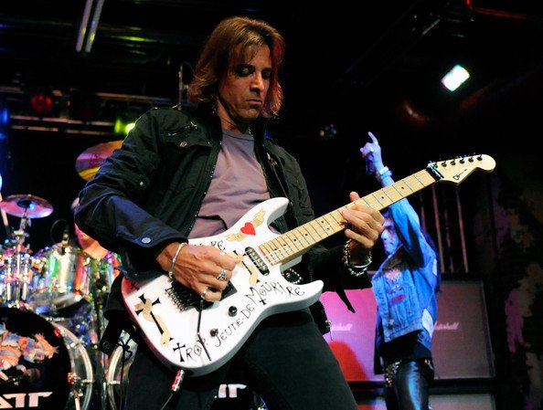 Happy birthday #WarrenDeMartini #Torch 🎸 #RATT 🍻