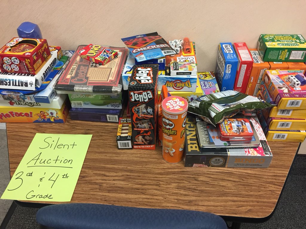 PTOHighlandPark's tweet photo. Here are some photos of the class baskets! https://t.co/q2eFiJS8Qq