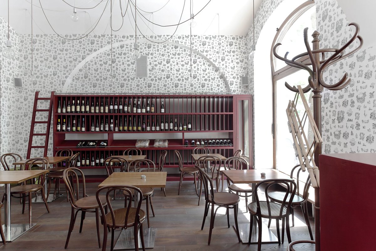 TrafalgarTalk's tweet photo. While the Czech Republic and beer go together like milk and cookies, the country is actually home to some exceptional wine regions. These are the best bars to sample these delectable local wines. ๐ทhttps://t.co/YNiXTHgJng #TravelInColour https://t.co/mEcpsd9jTz