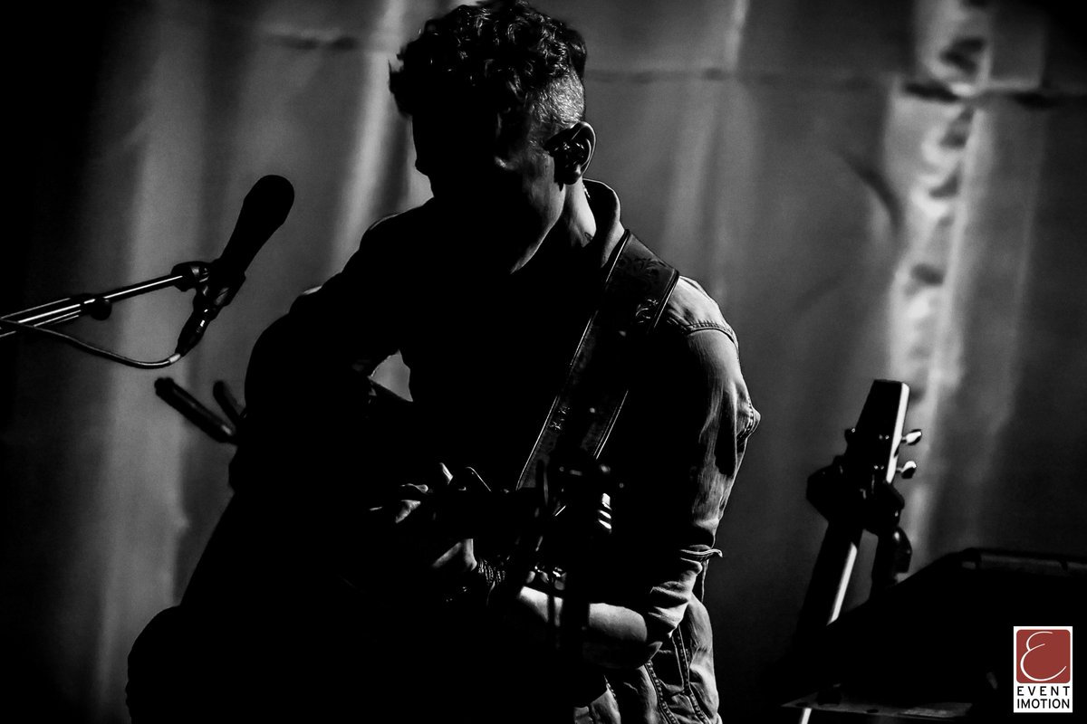 eventimotion's tweet photo. ASAF AVIDAN @ KAUFLEUTEN | ZÜRICH
#asafavidan #eventimotion #concert #abcproduction #patriziadegiacomophotography #zürich #kaufleutenzürich #concertphotography https://t.co/kowq0CAwcx