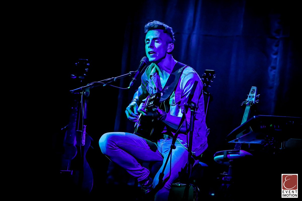 eventimotion's tweet photo. ASAF AVIDAN @ KAUFLEUTEN | ZÜRICH
#asafavidan #eventimotion #concert #abcproduction #patriziadegiacomophotography #zürich #kaufleutenzürich #concertphotography https://t.co/kowq0CAwcx