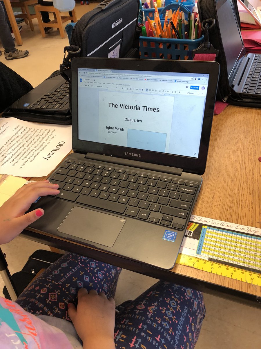 MrCastro112's tweet image. Ss working on their culminating projects for our ELA/Social Studies unit on #ChildrensRights. Ss are #writing, #ComparingAndContrasting, and even #Researching the #UNPolicies for the rights of children!! So many cool things are happening in #4thGrade #112pride #otmonarchs