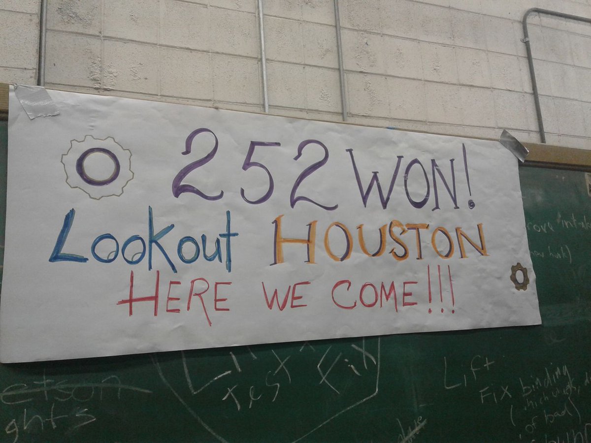 4Jschools's tweet photo. 🤖 South Eugene Robotics team is going to the WORLD CHAMPIONSHIPS in Houston next week after placing among the top teams at the recent Pacific Northwest championship!! SERT welcomes all high school students. Learn more and join: https://t.co/zhSD2qsU9y https://t.co/LYJYrjzzHm