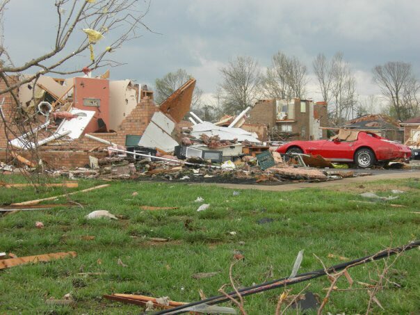 ConniTuggle's tweet image. We live nearby with no damage. We walked to the neighborhood off Haynes. Just one photo of that day.