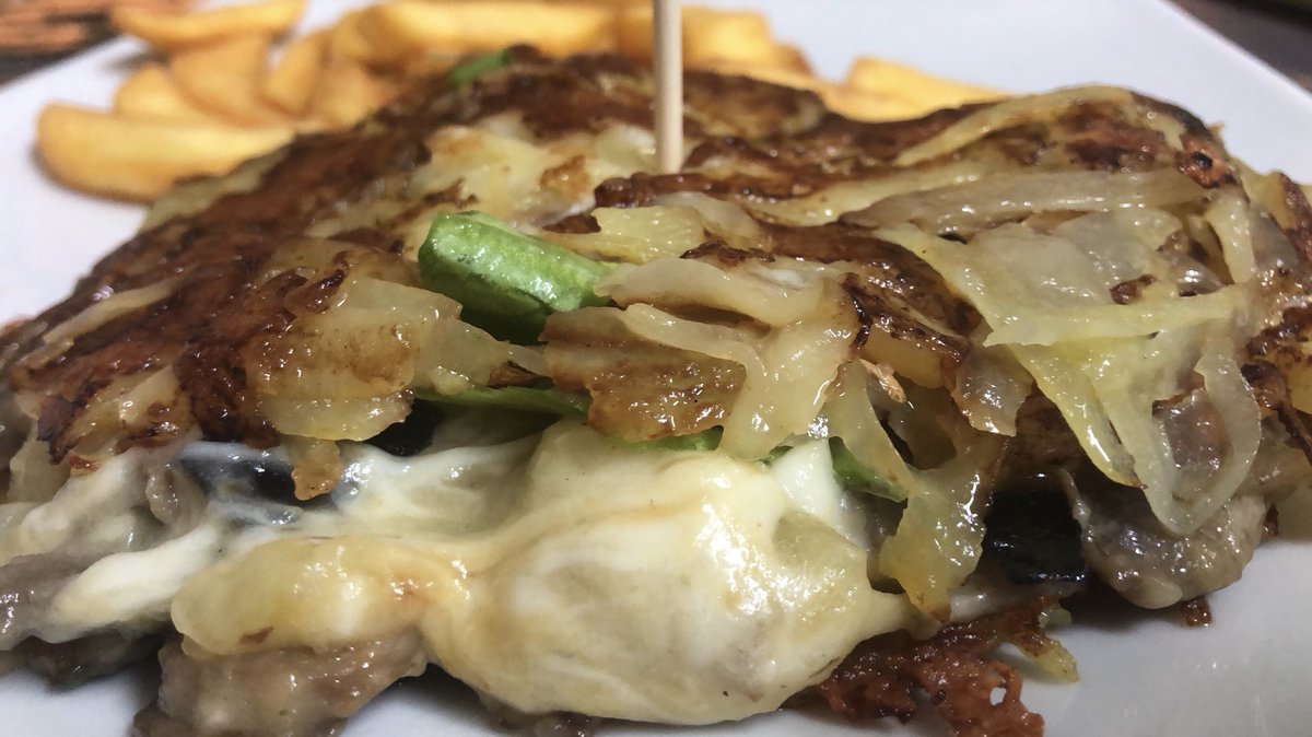 lameripubart's tweet photo. @lameripubart #crocche #cheeseburger #fooditaly #delicious #ifpgallery #dessert #eating #fashionfood #favorite #food #foodaddict #foodart #foodblog #foodblogger #foodgasm #foodie #foodism #foodlover #foodpic #foodpics #foodporn #foods @jana_italyfoodprn @sanniofoodprn https://t.co/6lD21TNeRP