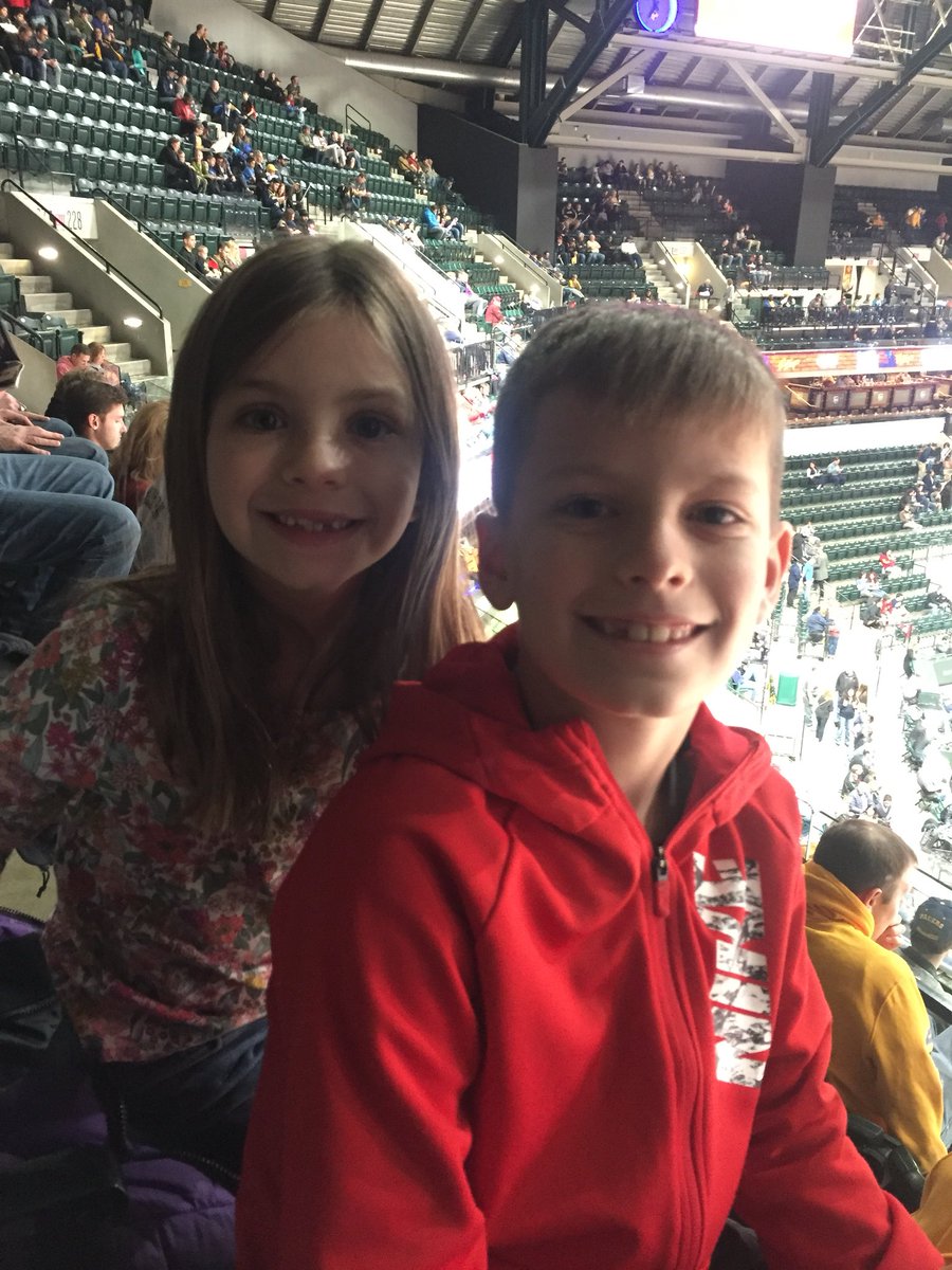 carrialyse's tweet photo. #hickorygamenight @Fishers_JT @Pacers https://t.co/6bLPXqtLdB