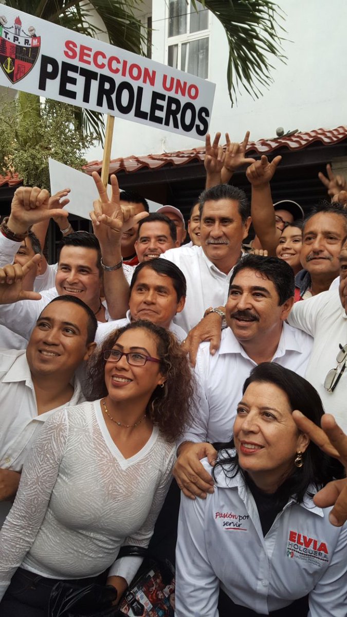 elviaholguera's tweet photo. Hoy en el registro de mi amigo Julio César Barrientos Cisneros, como candidato a Presidente Municipal de Ciudad Madero. Muy buen ambiente, mucho optimismo y gran apoyo.
#PasiónPorServir #ElviaHolguera #ElviaDiputada https://t.co/5FlxcxOMQP