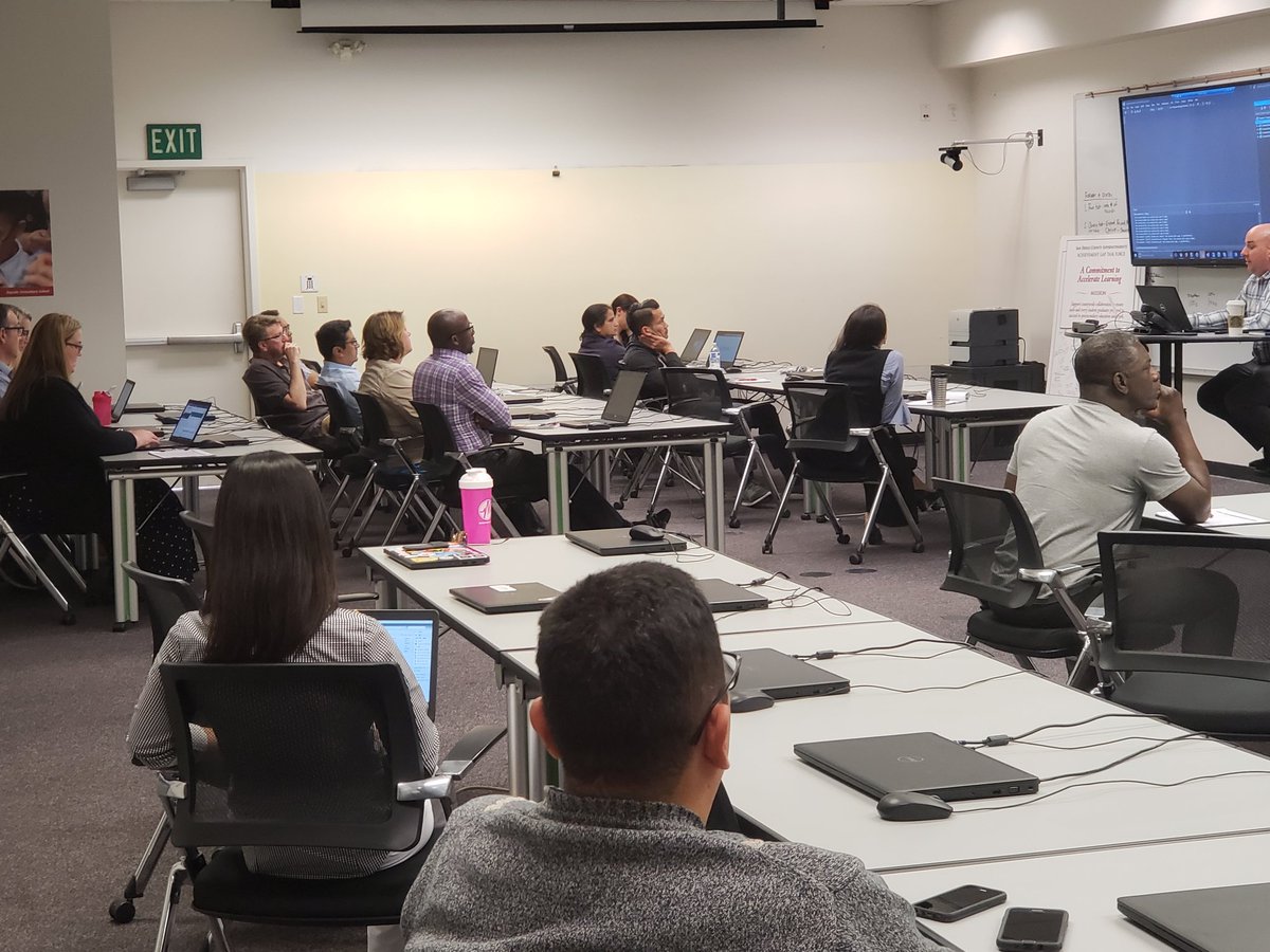 Hoctor66's tweet photo. At #SDCOETech we share our learning at Knowledge Jams. Got to be a part of my first one today! https://t.co/z9dLz5Xku1