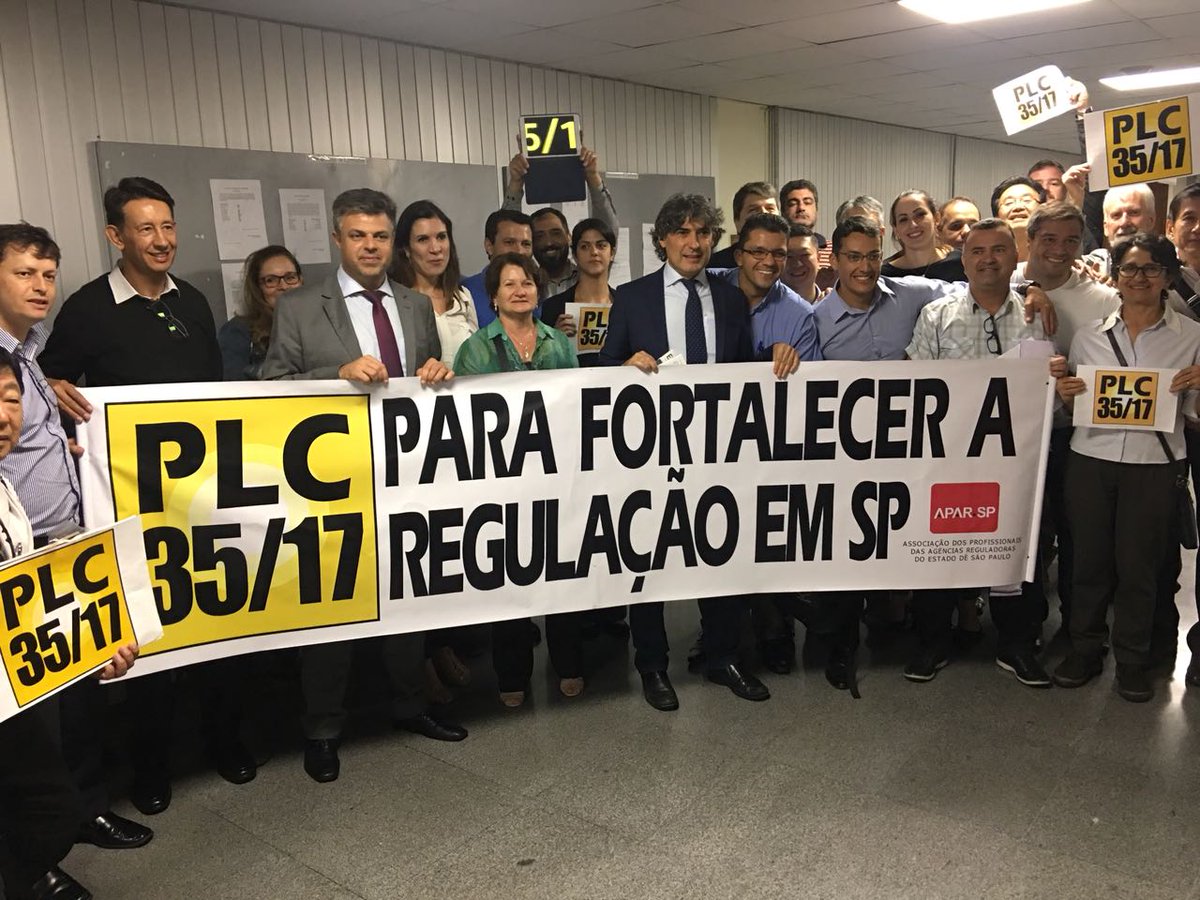joaopaulorillo's tweet photo. Trabalhadores, lutem por suas categorias! Os deputados são seus instrumentos. A vitória de hoje da @APARSP é um exemplo para todos. https://t.co/G6RKjCIUMX