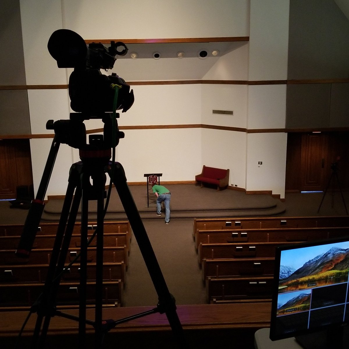 Hey everyone! We have partnered with <a href="/okchristianSGA/">OK Christian SGA</a> to stream their Townhall tonight! Come to the event in Scott Chapel at 7pm or check out our stream on sgatownhall.stream and here on Twitter to watch the broadcast!