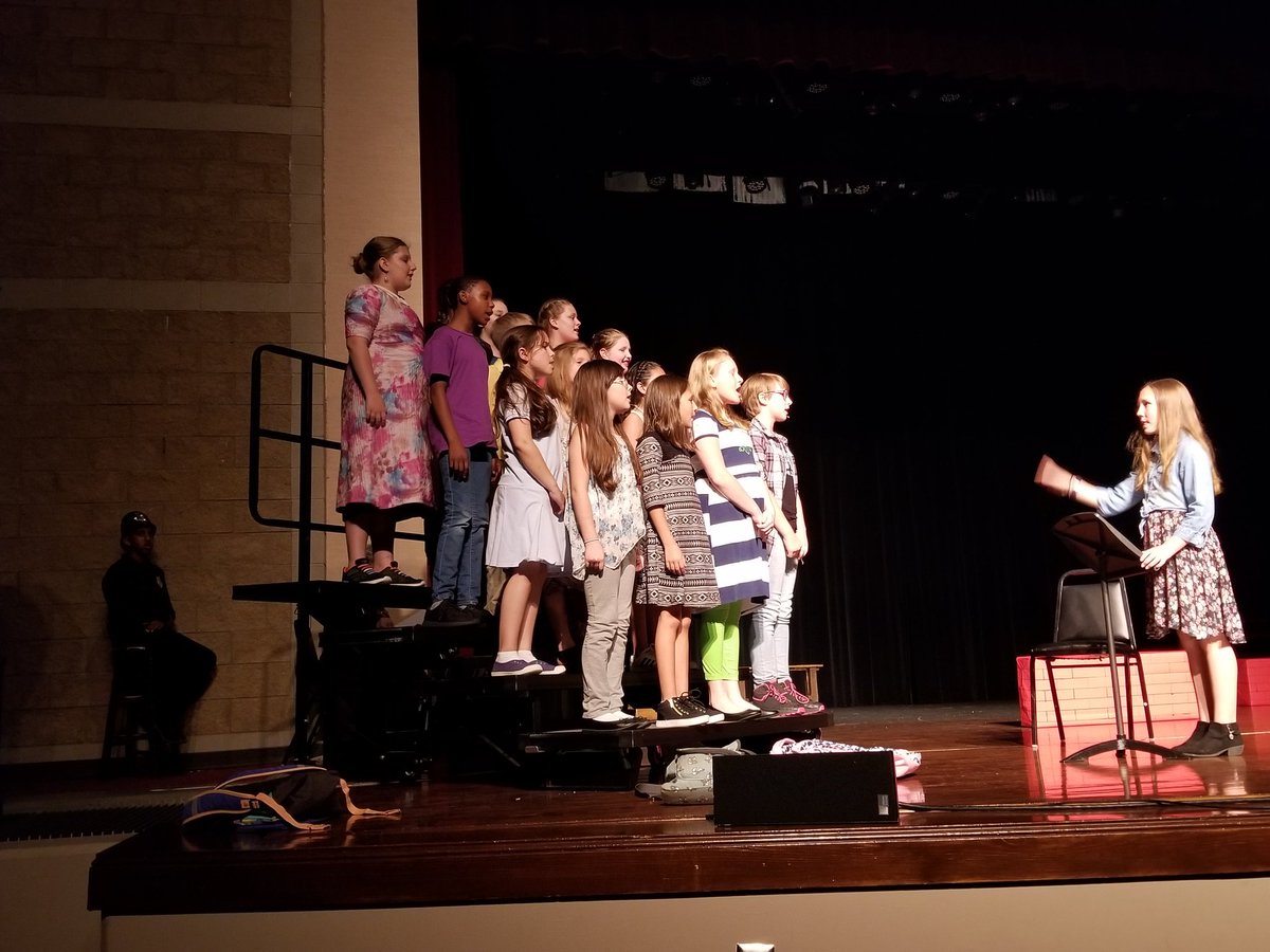 NaimaWaddy's tweet photo. Watching our awesome Welch Drama and Chorus perform "Castaways" I enjoyed Spirit Night at Chick-fil-A! Our kids, staff, and PTO ROCK! @WelchElementary @ https://t.co/GlZGXdvNqf