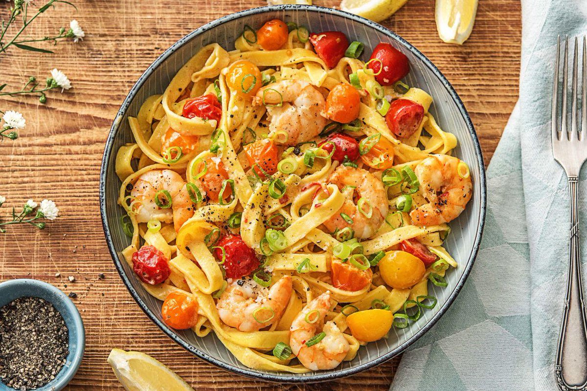 HelloFresh's tweet photo. 🍴🍤🍝🍴🍤🍝🍴🍤🍝🍴
Twirl your fork into this delicious creamy shrimp tagliatelle:
https://t.co/j3xfbPFeaD 
#HelloFreshPics #TryThis #GetCooking https://t.co/vRxfNaV2tg