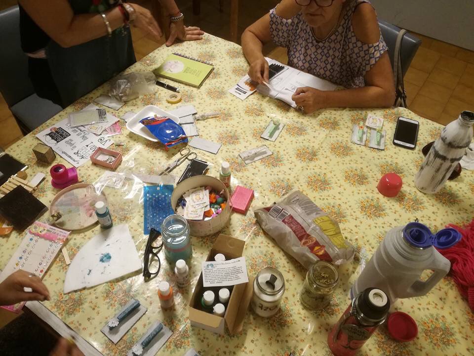 Circuloviedma's tweet photo. Les dejamos fotitos de la primera clase de Diseño Sustentable... #miércoles #reciclamos #reutilizamos
Inscripción sin cargo. 
LOS ESPERAMOS https://t.co/fLrf8vkIfW