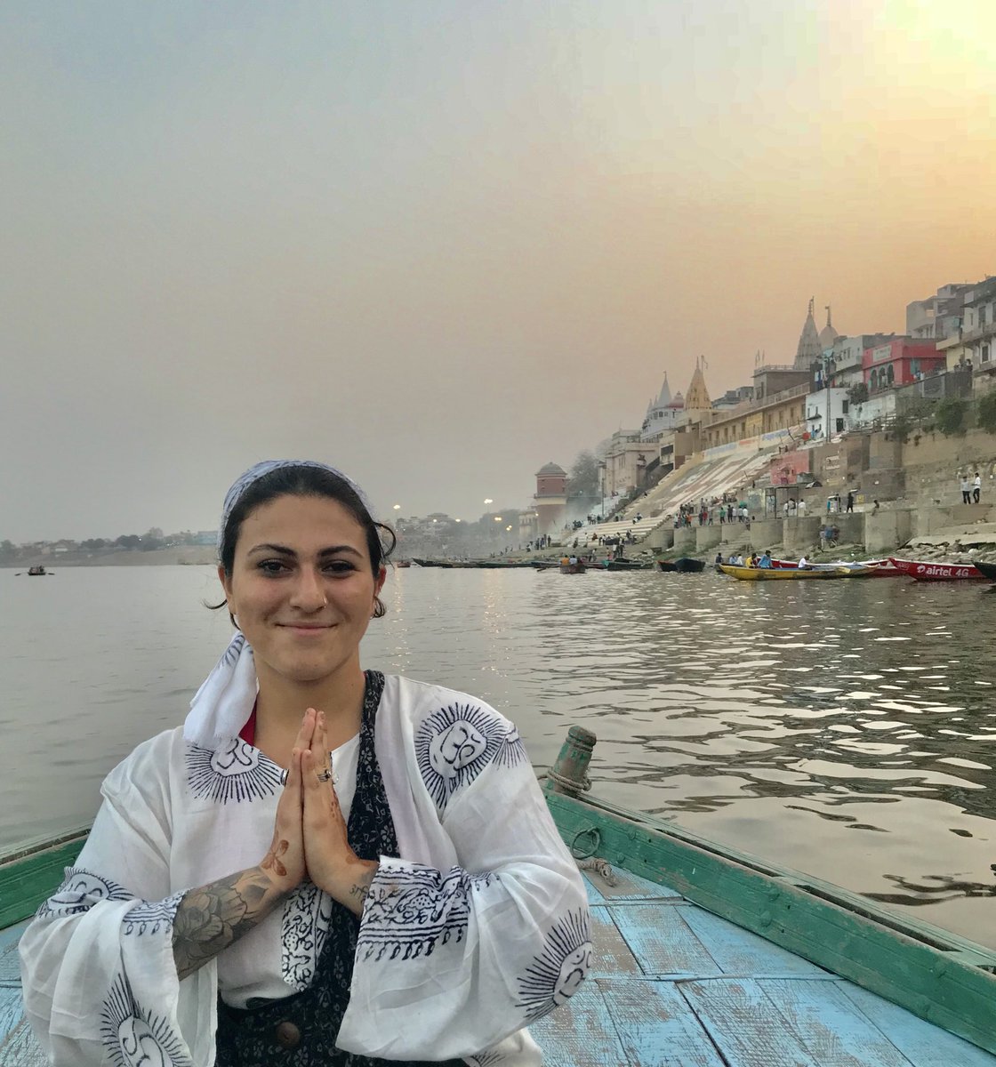 Andreau_13's tweet photo. India 2018 trip 🌍🇮🇳 im loving life, what about you?? https://t.co/aYdKGgMjaX